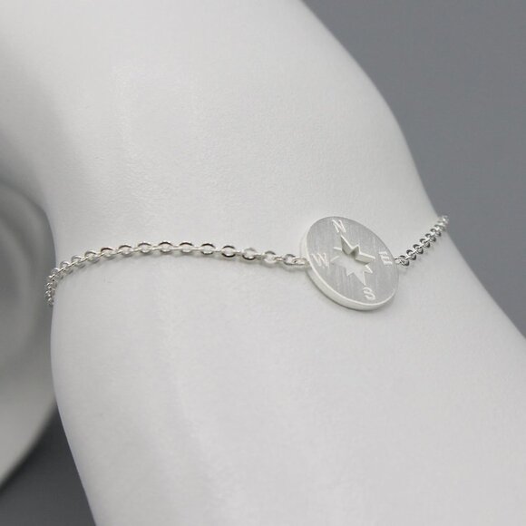 Compass travel adventure silver tone bracelet - Picture 5 of 5